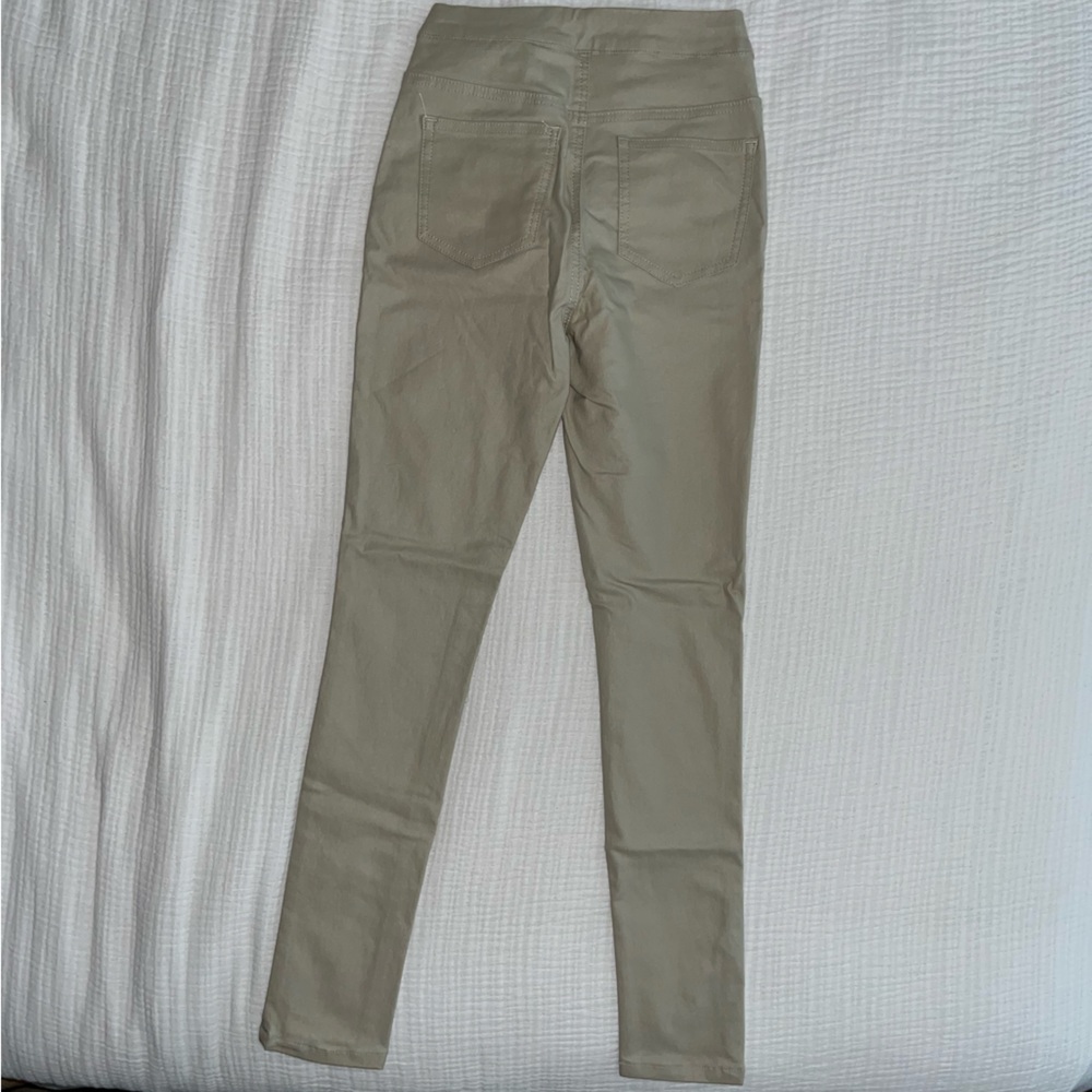 Pretty Little Thing Jeans - Picture 3 of 4